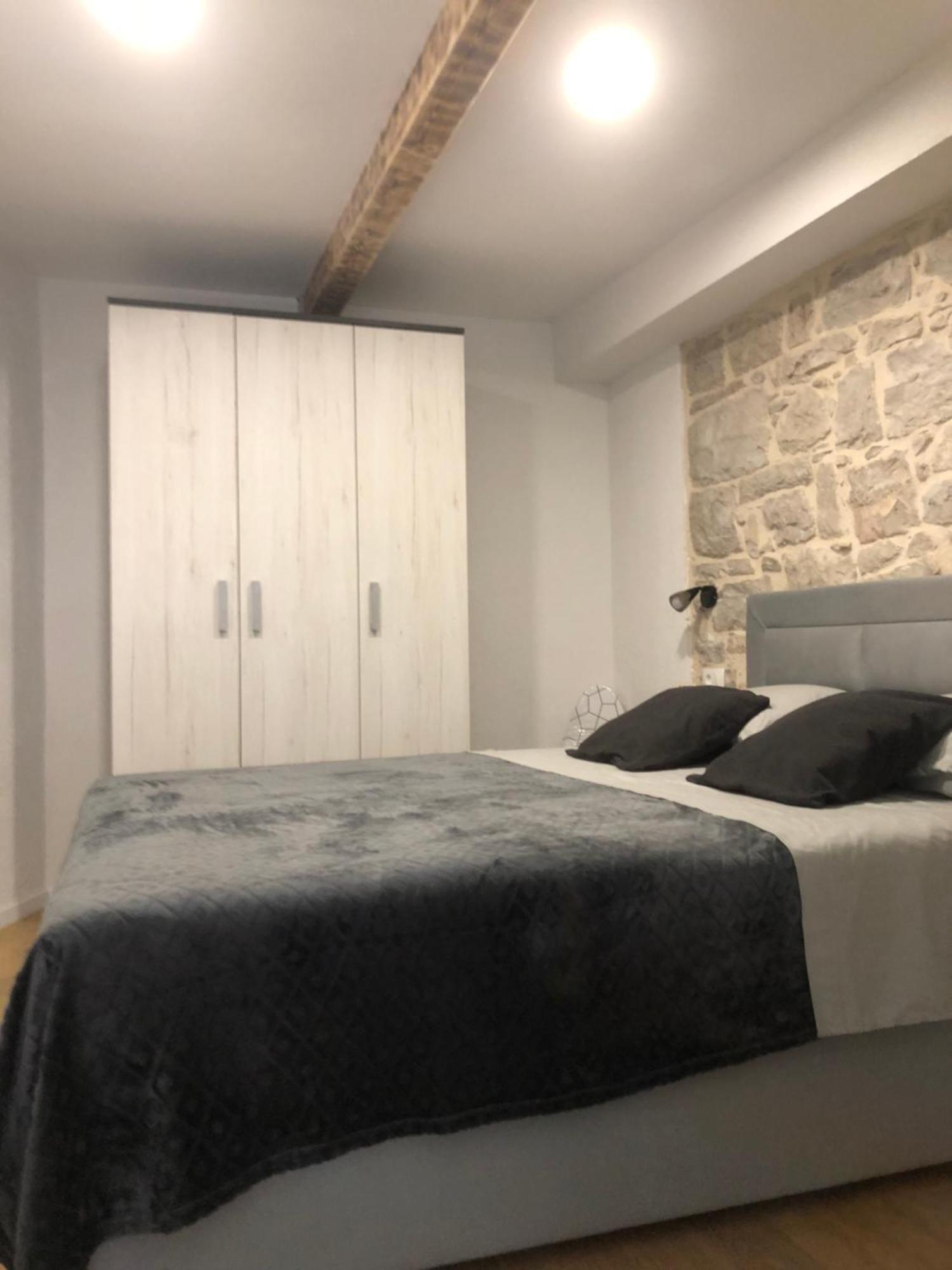 Apartman Blue Moon Split- Free Parking Buitenkant foto